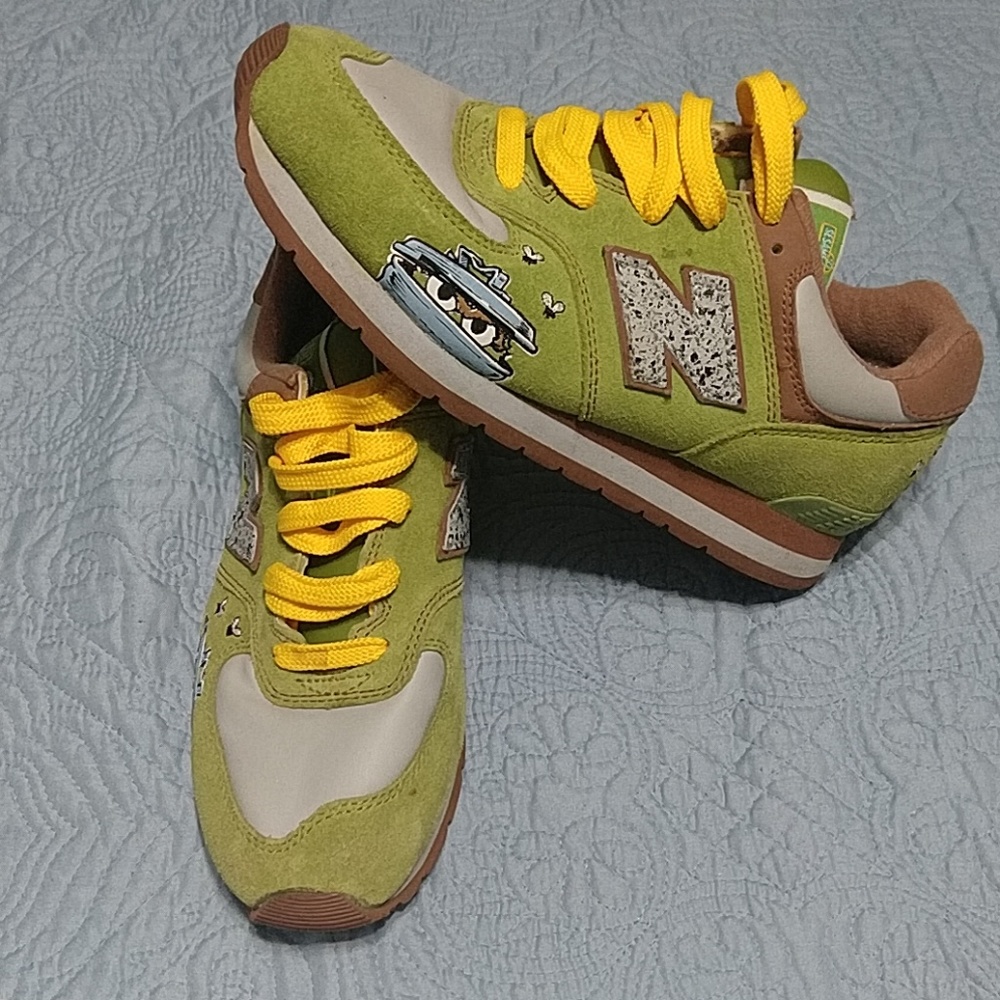 New balance Oscar the grouch sneakers-kids size 4